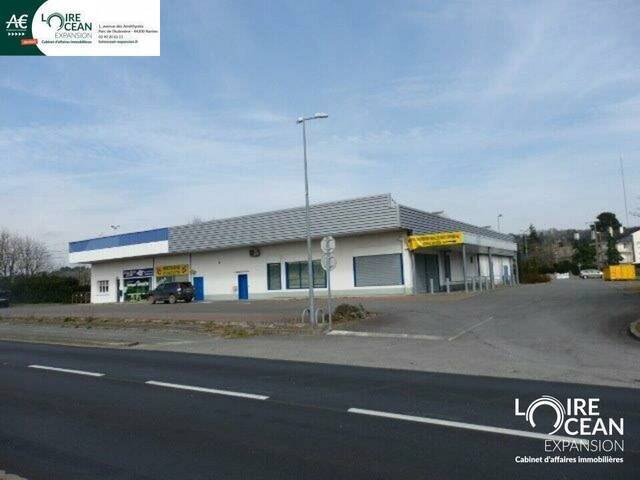 Rent Professional premises 980 m² Saint-Étienne-de-Montluc (44360)