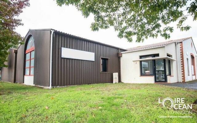 Vente Local 210 m² Challans (85300)