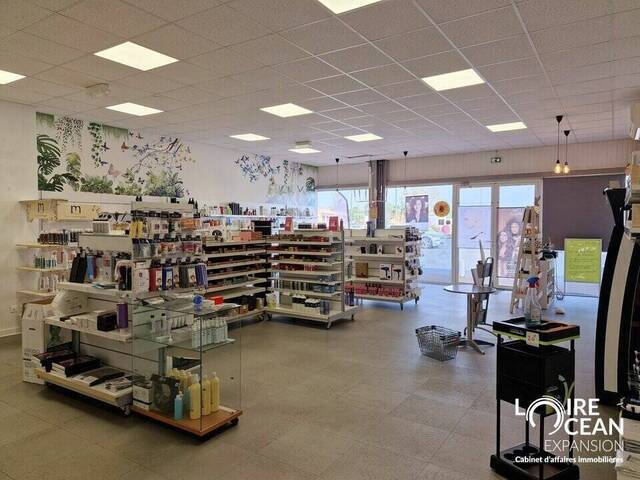 Louer Local 119 m² Pornic (44210)