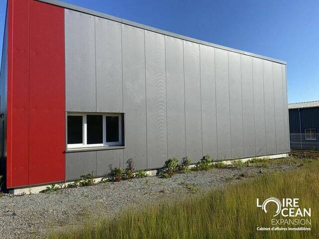 Louer Local 180 m² Saint-Laurent-de-la-Plaine (49290)