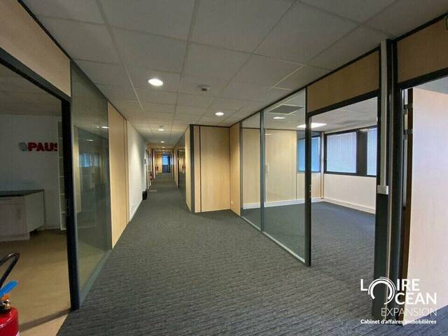 Louer Local 433 m² Rezé (44400)