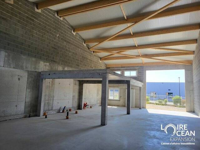 Vente Local 255 m² Saint-Hilaire-de-Chaléons (44680)