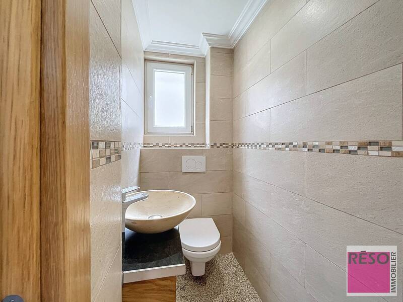 Buy house 5 rooms 128.79 m² in Étrembières 74100