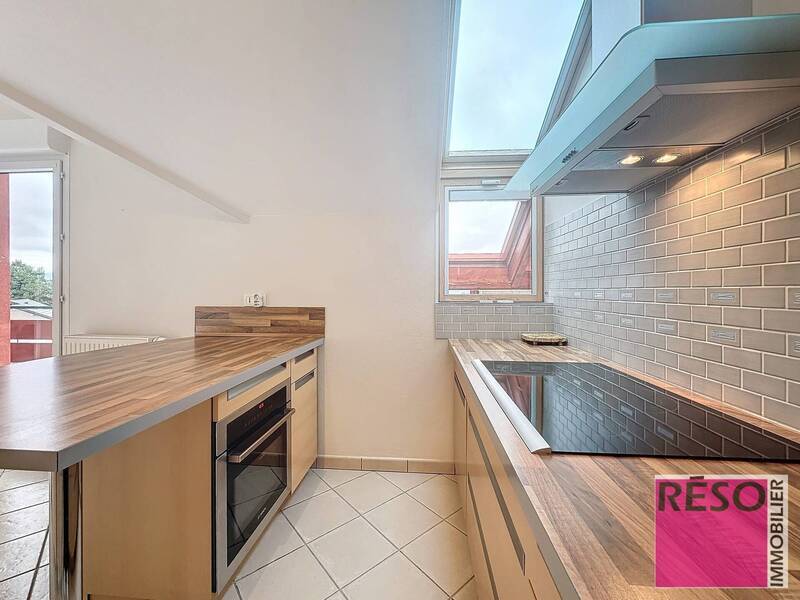 Buy apartment 3 rooms 96 m² in Cranves-Sales 74380