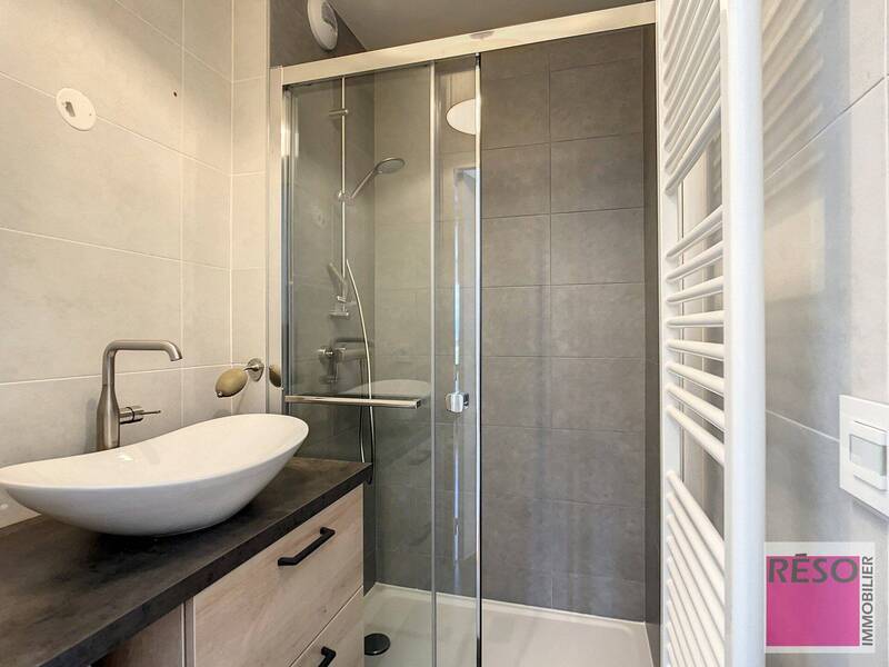Buy apartment 4 rooms 83 m² in Annemasse 74100