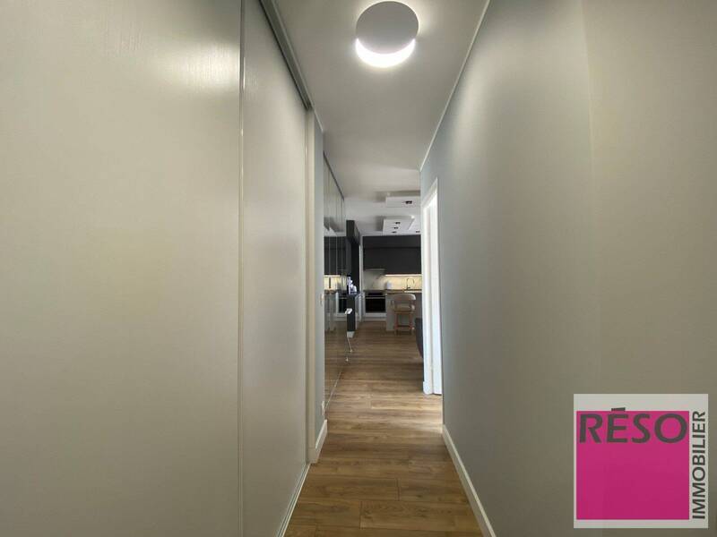 Rent apartment 4 rooms 85 m² in Annemasse 74100 - 1 900 €