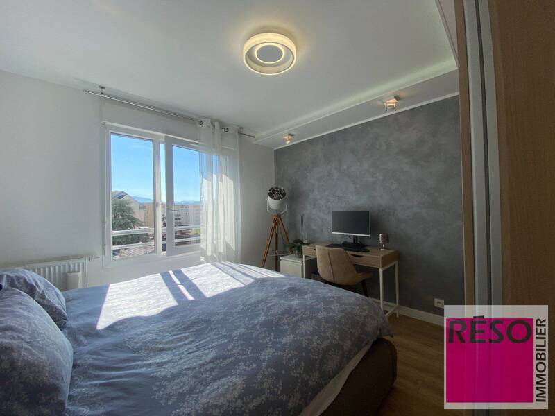 Rent apartment 4 rooms 85 m² in Annemasse 74100 - 1 900 €