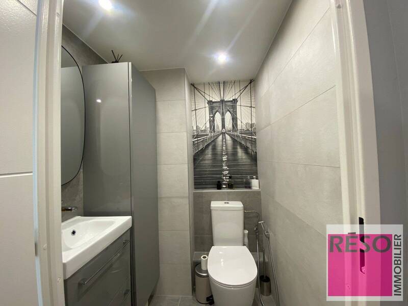 Rent apartment 4 rooms 85 m² in Annemasse 74100 - 1 900 €