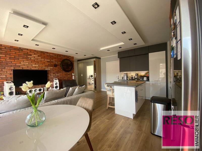 Rent apartment 4 rooms 85 m² in Annemasse 74100 - 1 900 €