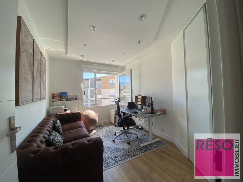 Rent apartment 4 rooms 85 m² in Annemasse 74100 - 1 900 €