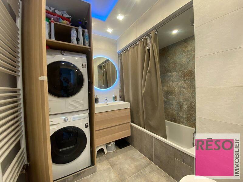Rent apartment 4 rooms 85 m² in Annemasse 74100 - 1 900 €