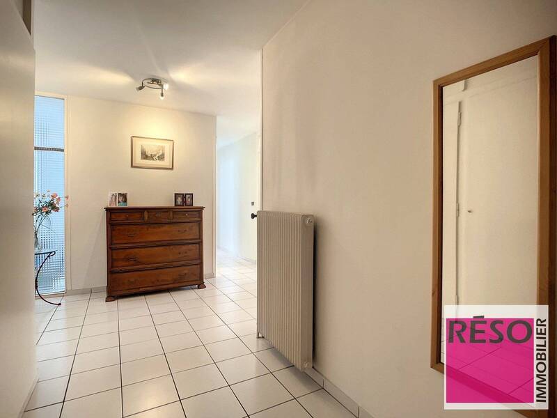 Location appartement 4 pièces 100 m² à Annemasse 74100 - 1 950 €