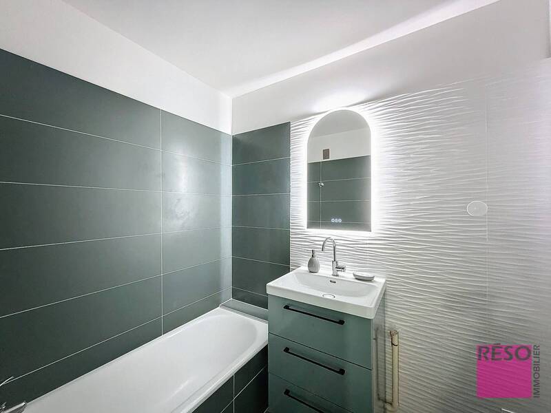 Buy apartment 3 rooms 48 m² in Annemasse 74100
