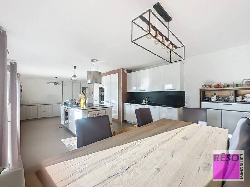Buy apartment 4 rooms 105.15 m² in Annemasse 74100
