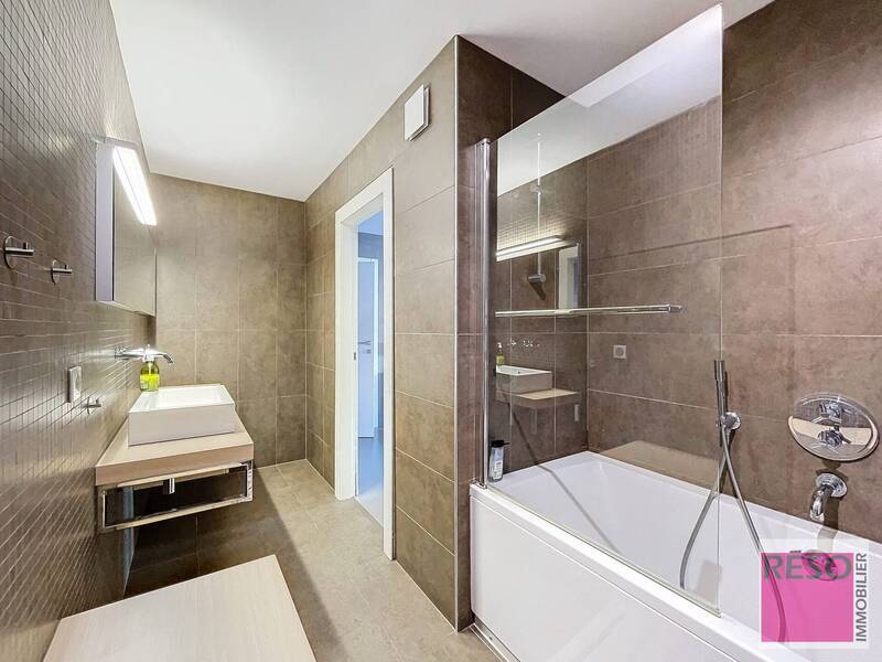Buy apartment 4 rooms 130.6 m² in Annemasse 74100