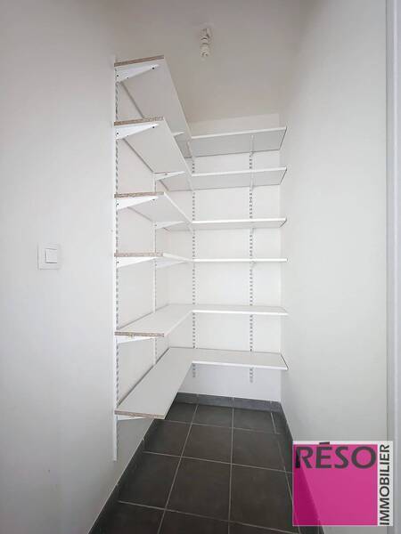 Buy apartment 3 rooms 58 m² in Cranves-Sales 74380