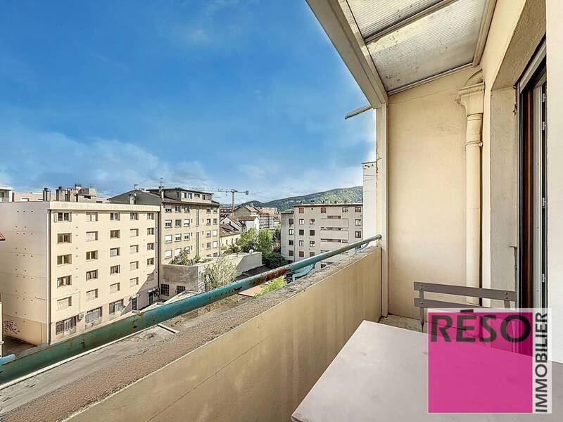 Buy apartment 2 rooms 50 m² in Annemasse 74100