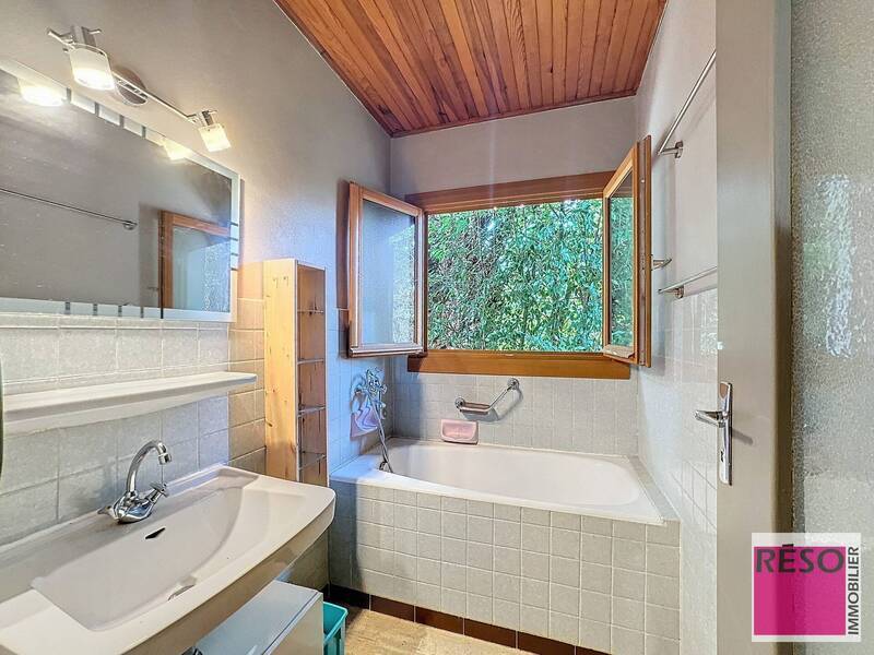 Buy house 5 rooms 82.56 m² in Lucinges 74380