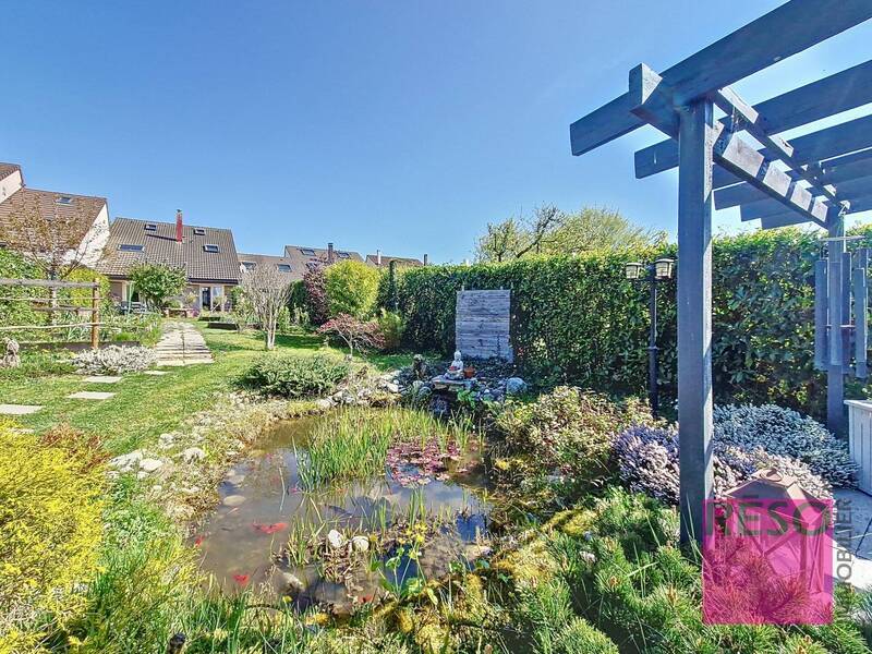Buy house 5 rooms 112 m² in Ville-la-Grand 74100