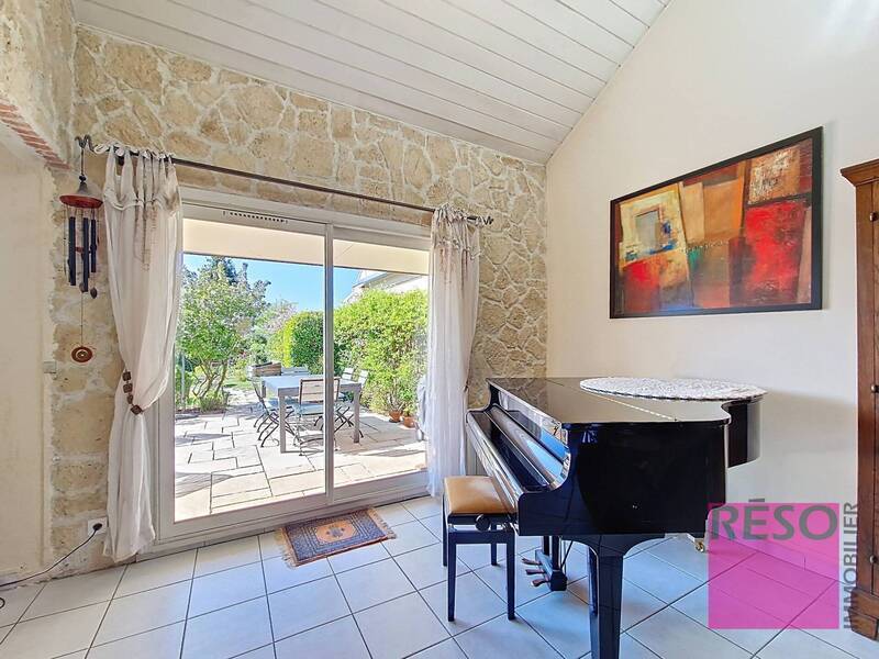 Buy house 5 rooms 112 m² in Ville-la-Grand 74100