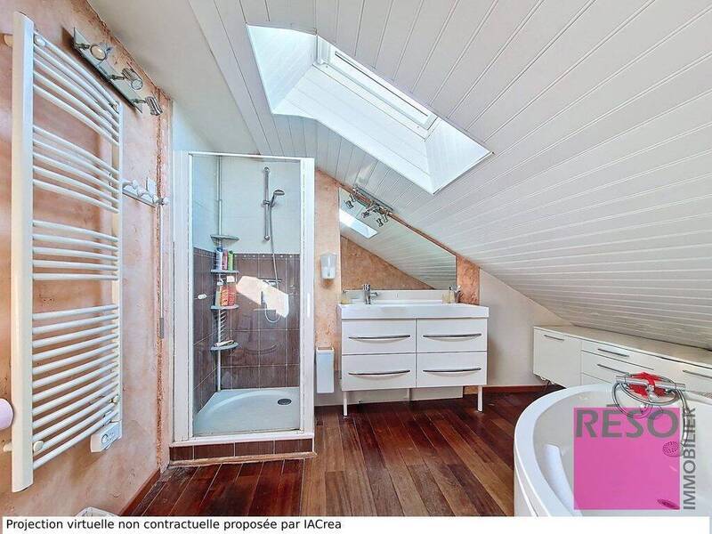 Buy house 5 rooms 112 m² in Ville-la-Grand 74100