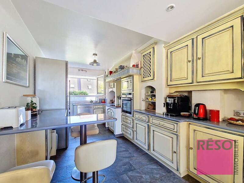 Buy house 5 rooms 112 m² in Ville-la-Grand 74100