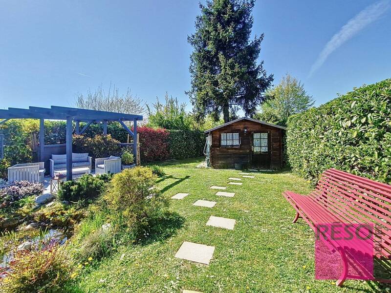 Buy house 5 rooms 112 m² in Ville-la-Grand 74100