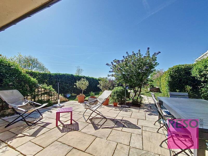 Buy house 5 rooms 112 m² in Ville-la-Grand 74100