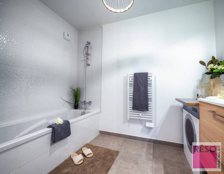Buy apartment 3 rooms 73.22 m² in Saint-Pierre-en-Faucigny 74800