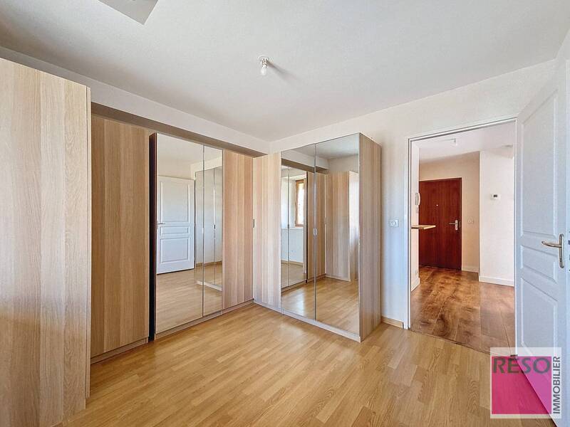 Buy apartment 6 rooms 121 m² in Amancy 74800