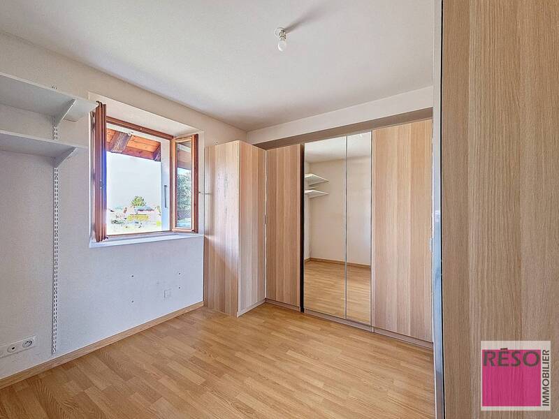 Buy apartment 6 rooms 121 m² in Amancy 74800