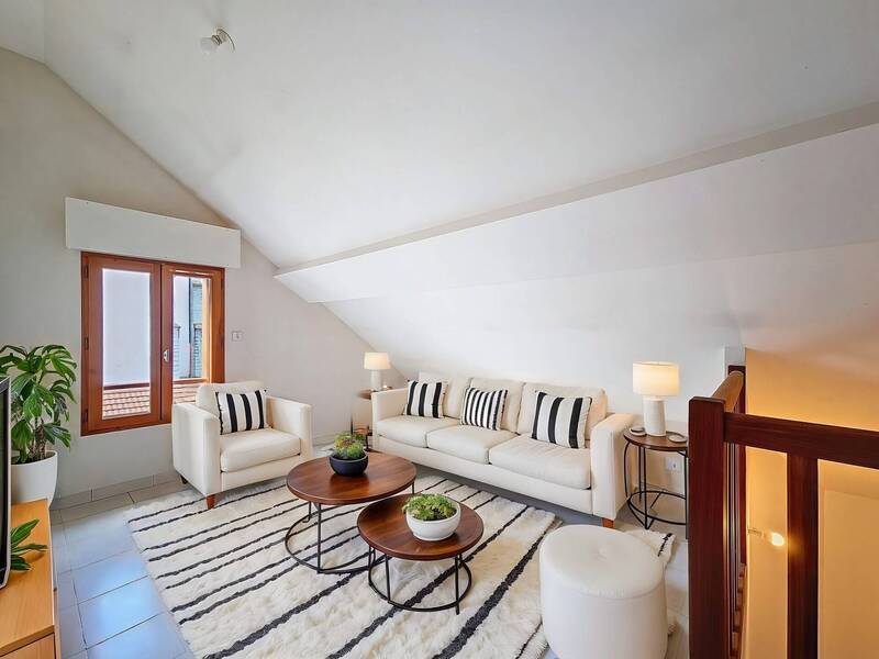 Buy apartment 6 rooms 121 m² in Amancy 74800