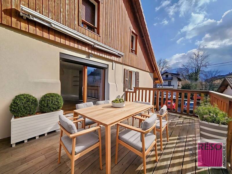 Buy apartment 6 rooms 121 m² in Amancy 74800