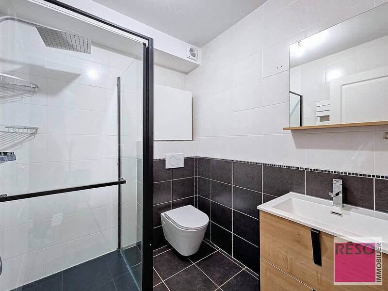 Buy apartment 6 rooms 121 m² in Amancy 74800