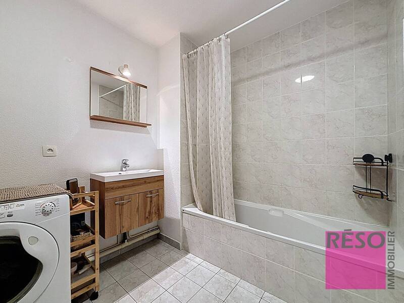 Buy apartment 4 rooms 82 m² in Vers 74160