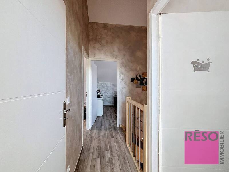 Buy house 5 rooms 81.53 m² in Vers 74160