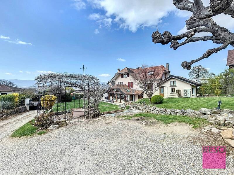 Buy house 7 rooms 172.93 m² in Collonges-sous-Salève 74160