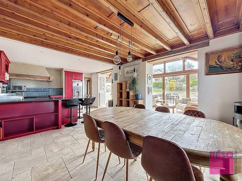 Buy house 7 rooms 172.93 m² in Collonges-sous-Salève 74160