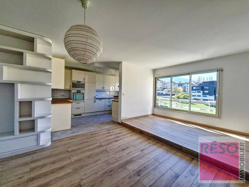 Rent apartment 4 rooms 81.84 m² in Collonges-sous-Salève 74160 - 1 986 €