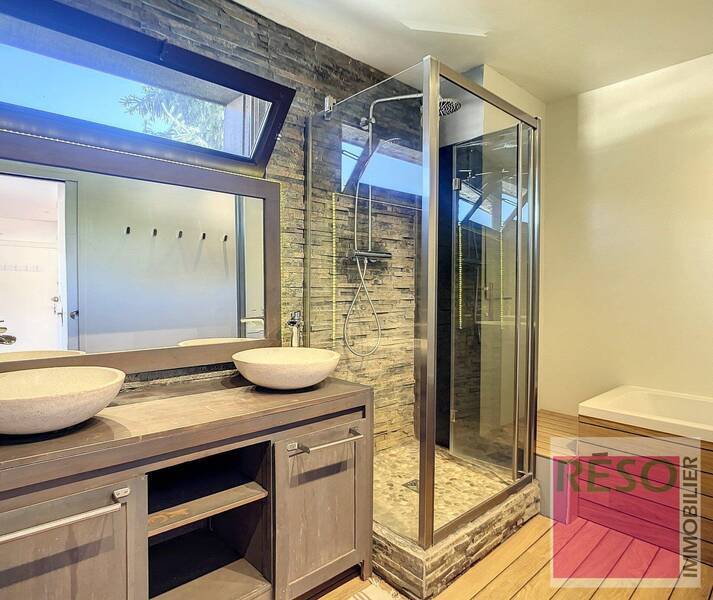 Rent apartment 4 rooms 81.84 m² in Collonges-sous-Salève 74160 - 1 986 €