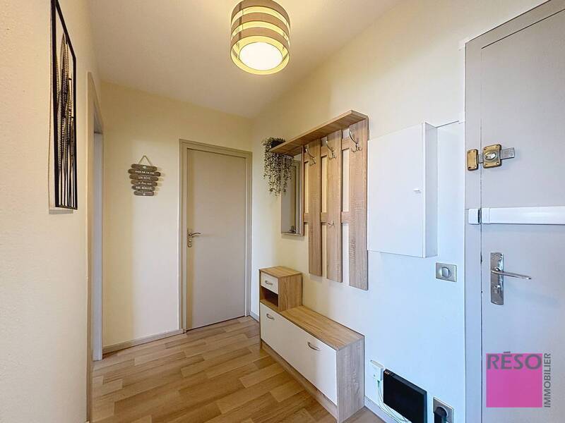 Rent apartment 2 rooms 46 m² in Gaillard 74240 - 1 400 €