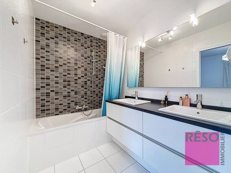 Vente maison 5 pièces 116 m² à Gaillard 74240