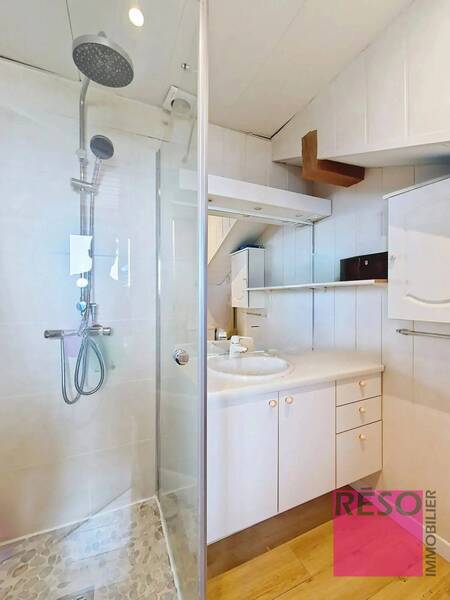 Buy house 6 rooms 150 m² in Cranves-Sales 74380