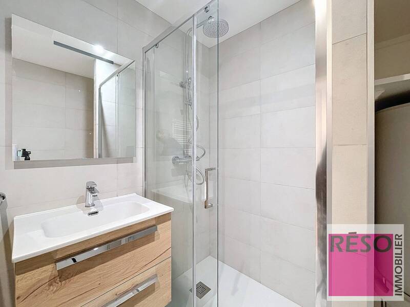 Location appartement 1 pièce 30 m² à Annemasse 74100 - 1 150 €