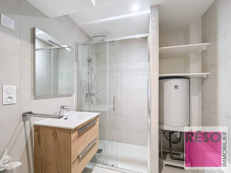 Location appartement 1 pièce 30 m² à Annemasse 74100 - 1 150 €