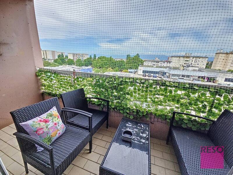 Rent apartment 3 rooms 73 m² in Annemasse 74100 - 1 250 €