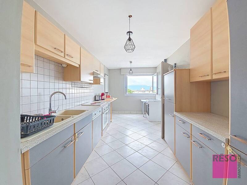 Rent apartment 3 rooms 73 m² in Annemasse 74100 - 1 250 €