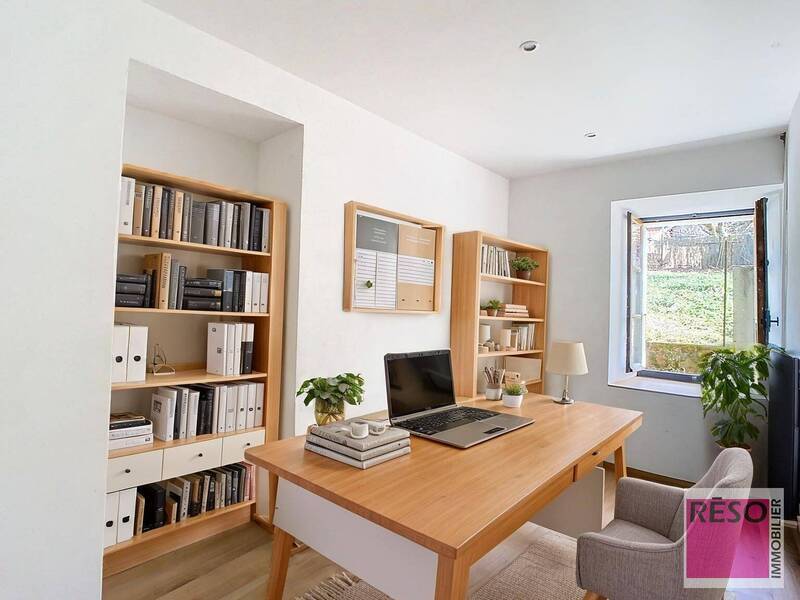 Buy house 6 rooms 182 m² in Saint-André-de-Boëge 74420