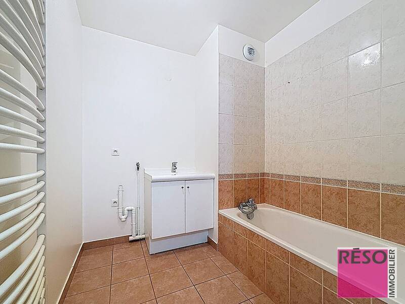 Buy apartment 3 rooms 64 m² in Annemasse 74100