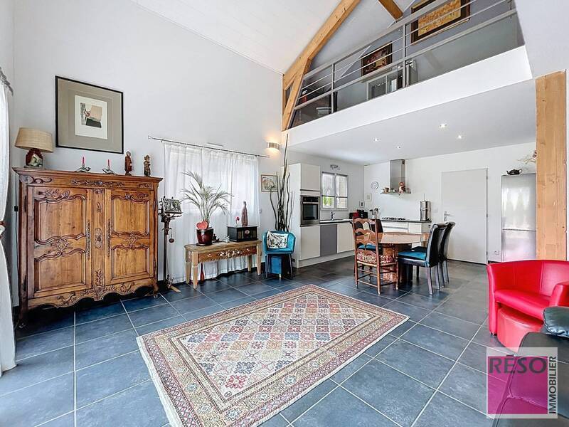 Buy house 4 rooms 113 m² in Cranves-Sales 74380